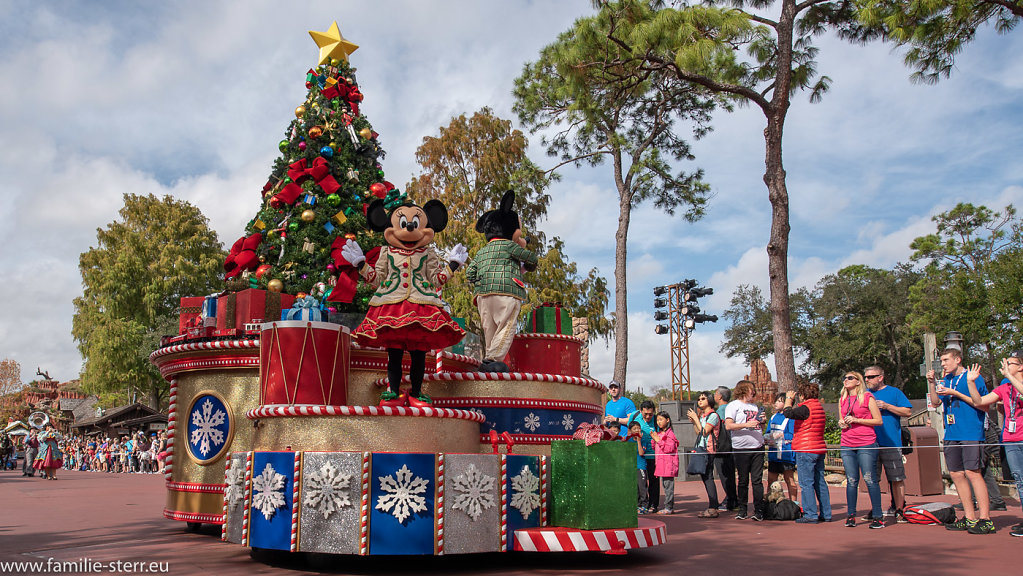 Mickey's Very Merry Christmas Parade