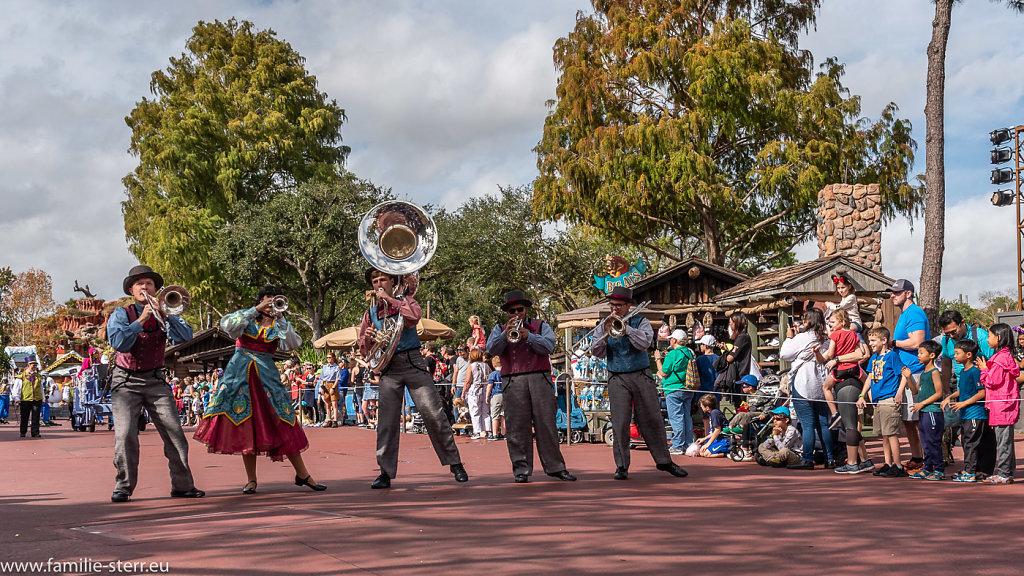 Mickey's Very Merry Christmas Parade