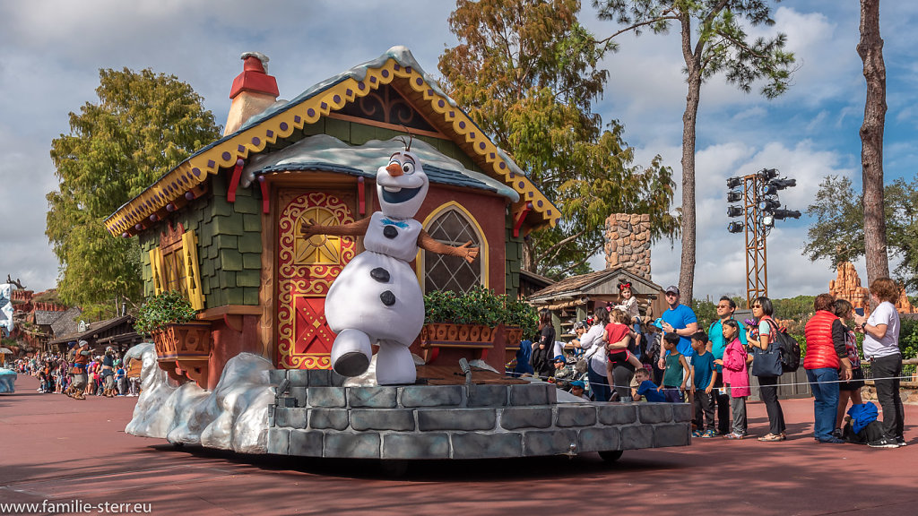 Mickey's Very Merry Christmas Parade