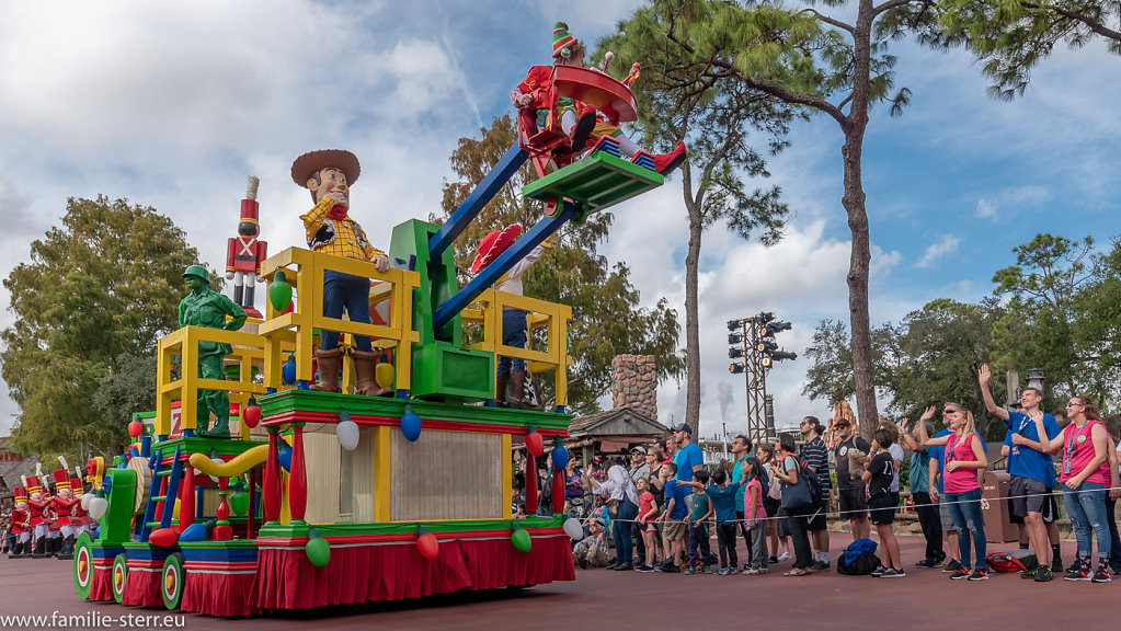 Mickey's Very Merry Christmas Parade