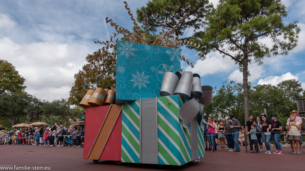 Mickey's Very Merry Christmas Parade