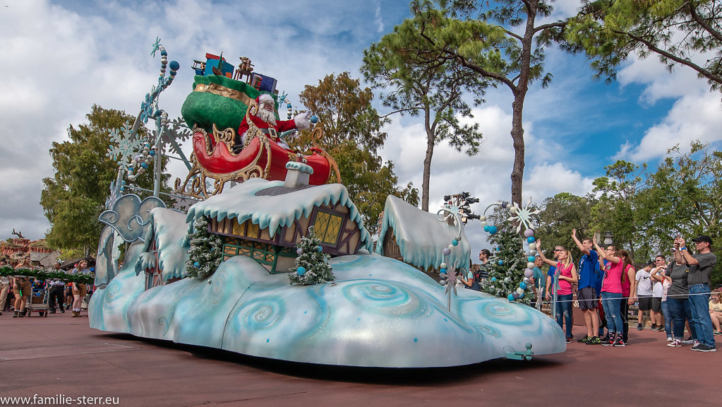 Mickey's Very Merry Christmas Parade